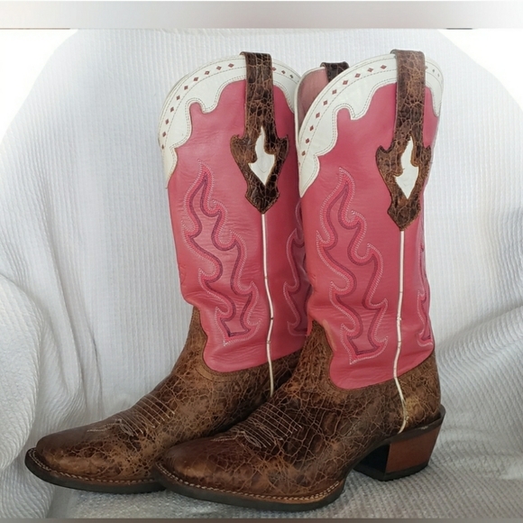 🌟SEE NEW LISTING!🌟🎀Barbie Pink 🌟 Vintage Cowgirl🎀💗Ariat Women's 🌟 - Picture 2 of 12